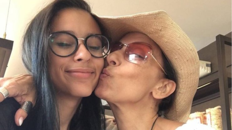 Ματθίλδη Μαγγίρα: "Η κόρη μου είχε δεχθεί bullying από καθηγητή της" [βίντεο]