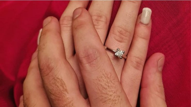 Επώνυμος Κύπριος έκανε πρόταση γάμου στην αγαπημένη του! 