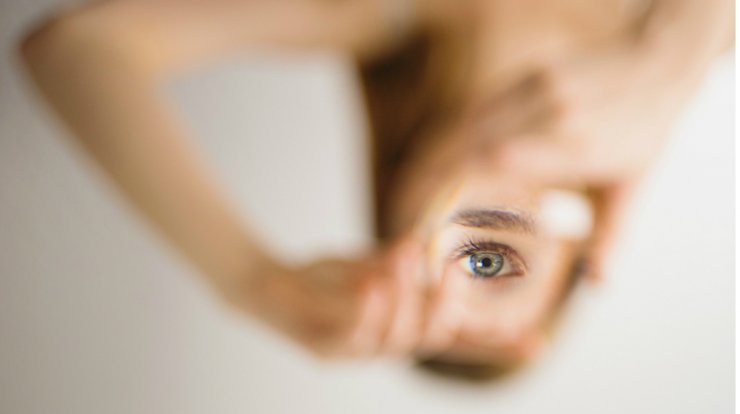 Έτσι θα αντιμετωπίσεις τους μαύρους κύκλους και το πρήξιμο στα μάτια