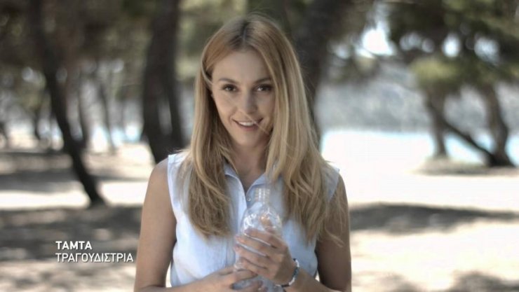 Επώνυμοι καλλιτέχνες στην καμπάνια για καθαρές θάλασσες και ακτές [βίντεο]