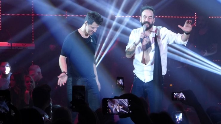“The Voice”: Το είδαμε και αυτό! Ο Σάκης Ρουβάς χαστούκισε on air τον Πάνο Μουζουράκη