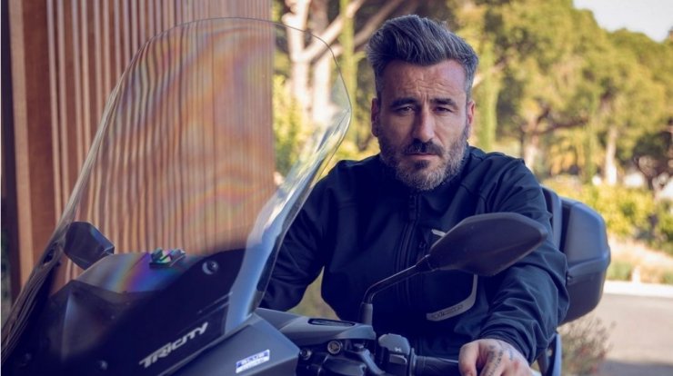 Γιώργος Μαυρίδης: Συνόδεψε τον γιο της συντρόφου του στο σχολείο [εικόνα] 