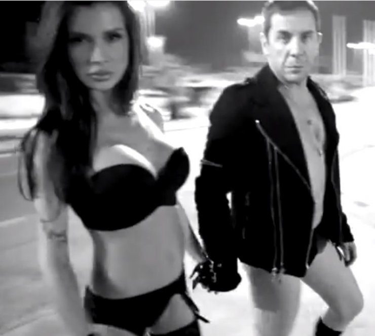 Πρώτη φορά: Το καυτό βίντεο Μαζωνάκη - Πάολας [βίντεο]