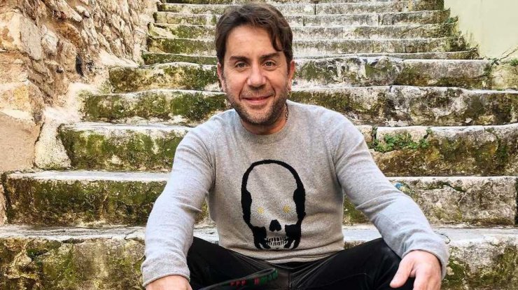 Γιώργος Μαζωνάκης: Μέσα σε 3 live streaming συναυλίες στηρίζει έμπρακτα το “Μαζί για το Παιδί”