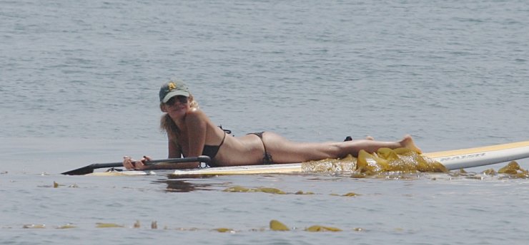 Δείτε διάσημη του Hollywood με μαγιό [εικόνες]