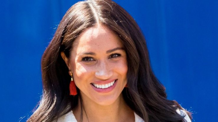 Η Meghan Markle φόρεσε ξανά το φόρεμα των αρραβώνων της και δημιούργησε ένα casual chic σύνολο