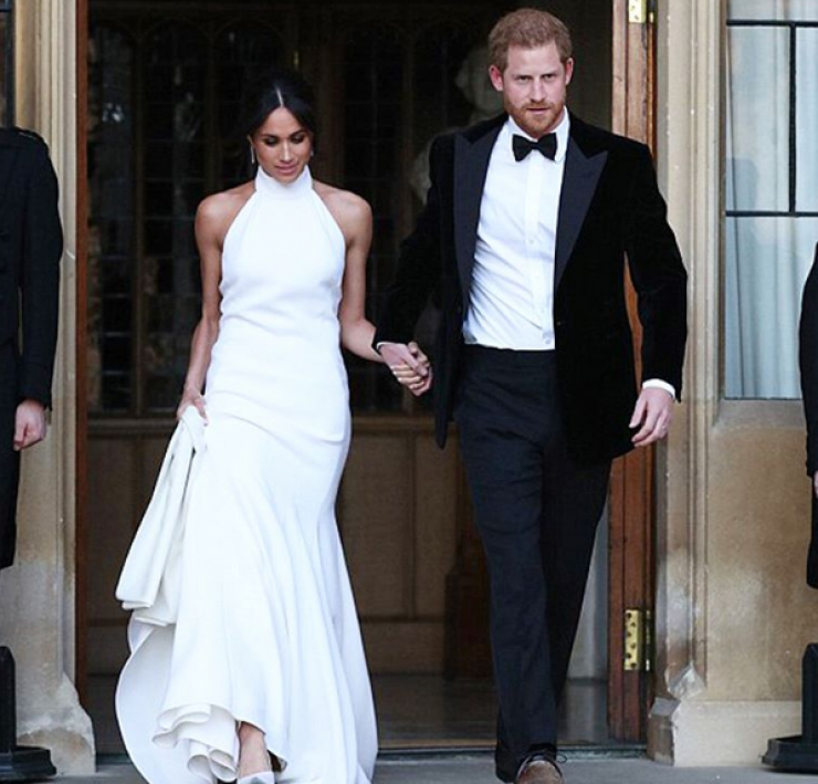 Όλες οι λεπτομέρειες για το δεύτερο φόρεμα που έβαλε η Meghan Markle στη γαμήλια δεξίωση!