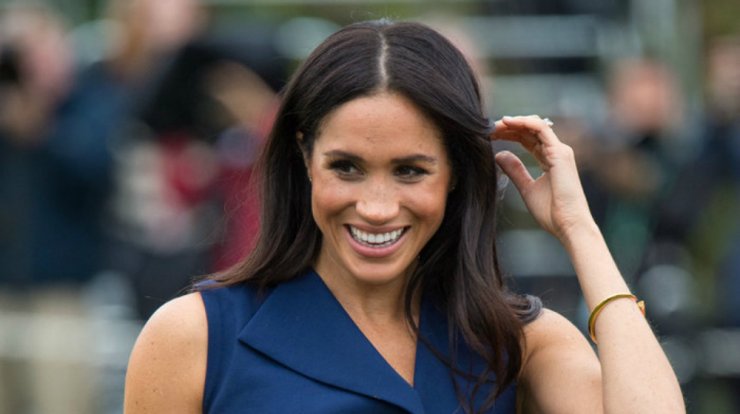 Η Meghan Markle είναι τριών μηνών έγκυος και μας δείχνει τη φουσκωμένη της κοιλίτσα! [εικόνες]