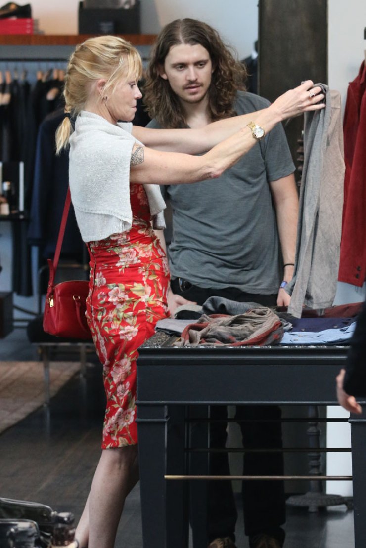 Δείτε πως είναι ο γιος της Melanie Griffith [εικόνες]