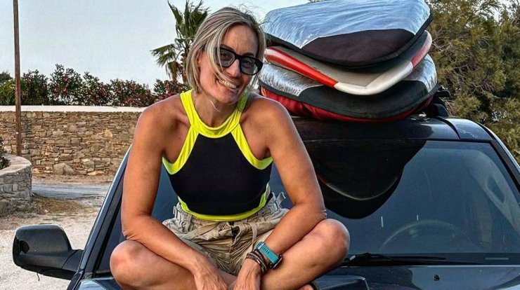 Ελεονώρα Μελέτη: Απαθανάτισε την κόρη της να παίζει ρακέτες στην παραλία 