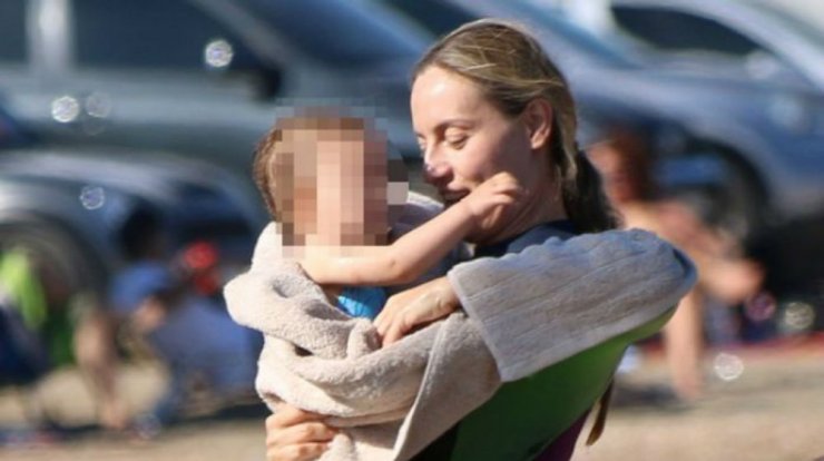 Η Ελεονώρα Μελέτη με τη μικρή Αλεξάνδρα στη θάλασσα! [εικόνες] 