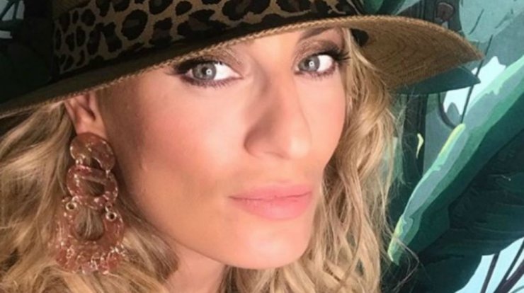 Ελεονώρα Μελέτη: Μας έδειξε τις πανάδες στο πρόσωπό της εμφανώς εκνευρισμένη από σχόλιο που δέχθηκε!