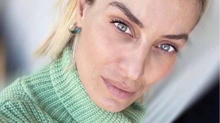 Ελεονώρα Μελέτη: Φωτογραφίζεται με τη μαμά, τη γιαγιά και την κόρη της! [εικόνα]