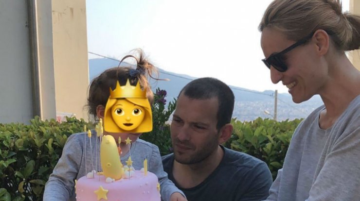 Ελεονώρα Μελέτη: Μοιράστηκε μαζί μας βίντεο με τον σύζυγο και την κορούλα της στην πισίνα του σπιτιού της