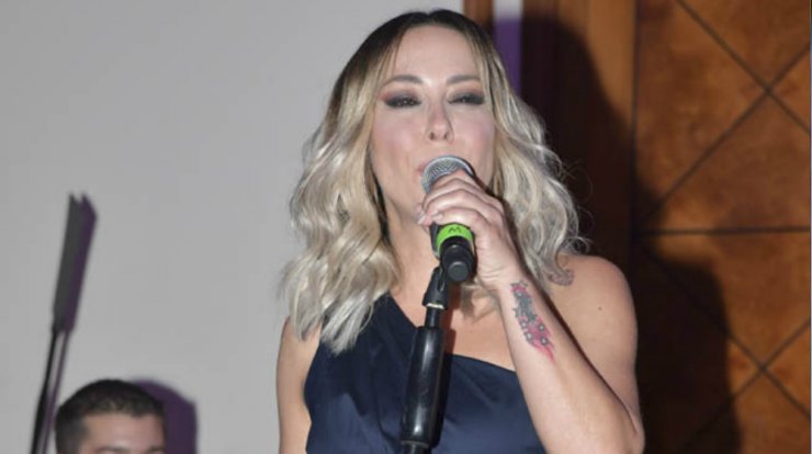 Μελίνα Ασλανίδου: Εντυπωσίασε στην εμφάνισή της στην Κύπρο με δημιουργία της Έφης Παπαϊωάννου! [εικόνες]