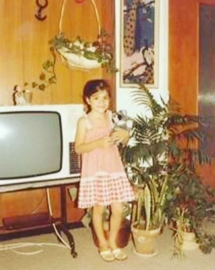 Αναγνωρίζετε την Κύπρια socialite στη φωτογραφία σε παιδική ηλικία;