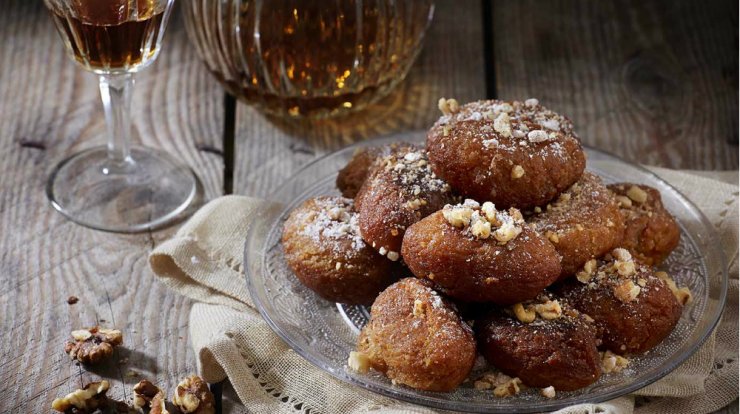 Φτιάξτε μόνες σας μελομακάρονα διαίτης!