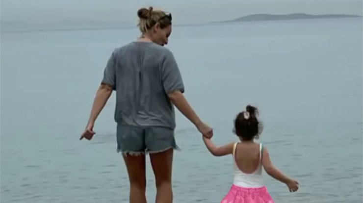 Ελεονώρα Μελέτη: Με matchy - matchy μαγιό με την κόρη της [εικόνα]