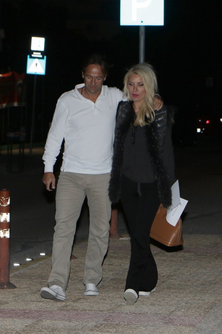 Τόσο διάχυτικοί: Ελένη Μενεγάκη και Μάκης Παντζόπουλος: Τα καυτά τους φιλιά στη μέση του δρόμου