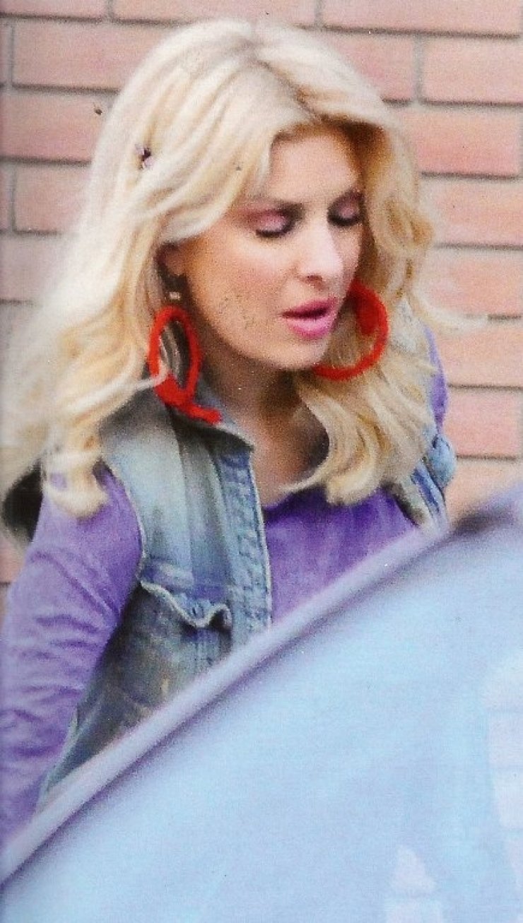 Μενεγάκη: Shopping χωρίς τη μαντήλα