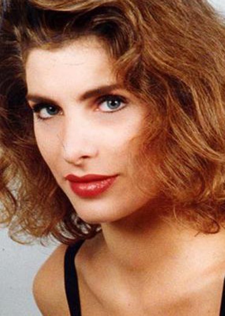 Ταξίδι στο παρελθόν: Η Ελένη Μενεγάκη στα 90s