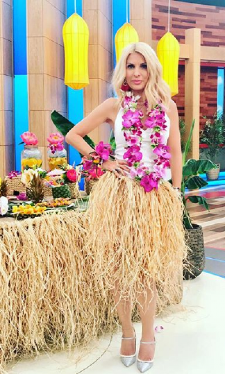 Ελένη Μενεγάκη: Βρέθηκε καταλάθος σε παραλία γυμνιστών! [βίντεο]