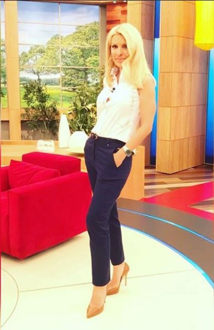 Δείτε την Ελένη Μενεγάκη μελαχρινή πριν από 24 χρόνια! [βίντεο]