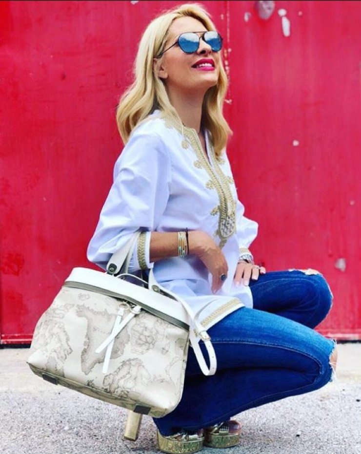 Ελένη Μενεγάκη: Δείτε την με μικροσκοπικό μαγιό χωρίς ρετούς! [εικόνες]