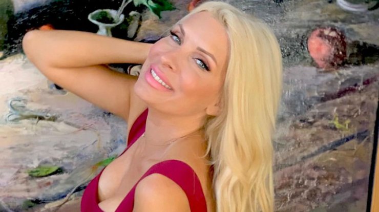 Ελένη Μενεγάκη: Δεν θα πιστεύετε τι τούρτα έσβησε για τα γενέθλιά της [εικόνα]