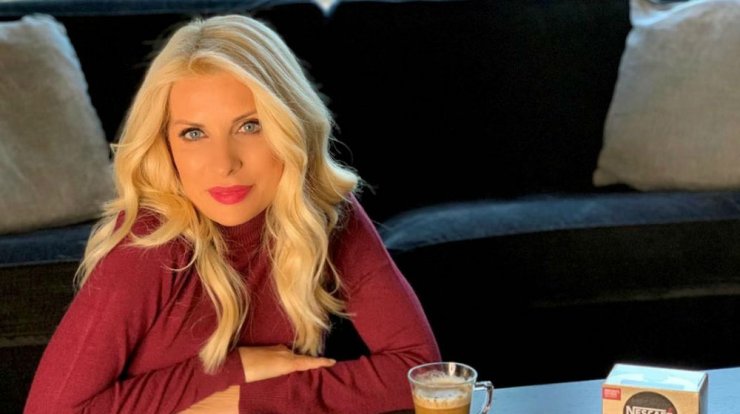 Ελένη Μενεγάκη: Η αγκαλιά που χάρισε στον γιο της για τα γενέθλια του [εικόνες]