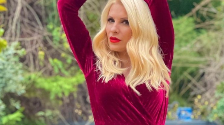 Ελένη Μενεγάκη: Δείτε την να παίζει με τα παιδιά της στα χιόνια [εικόνες]