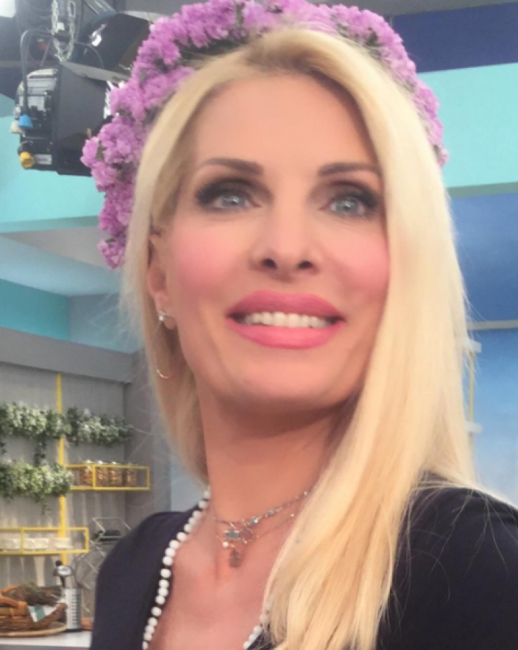 Ατύχημα για την Ελένη Μενεγάκη on air! [βίντεο]