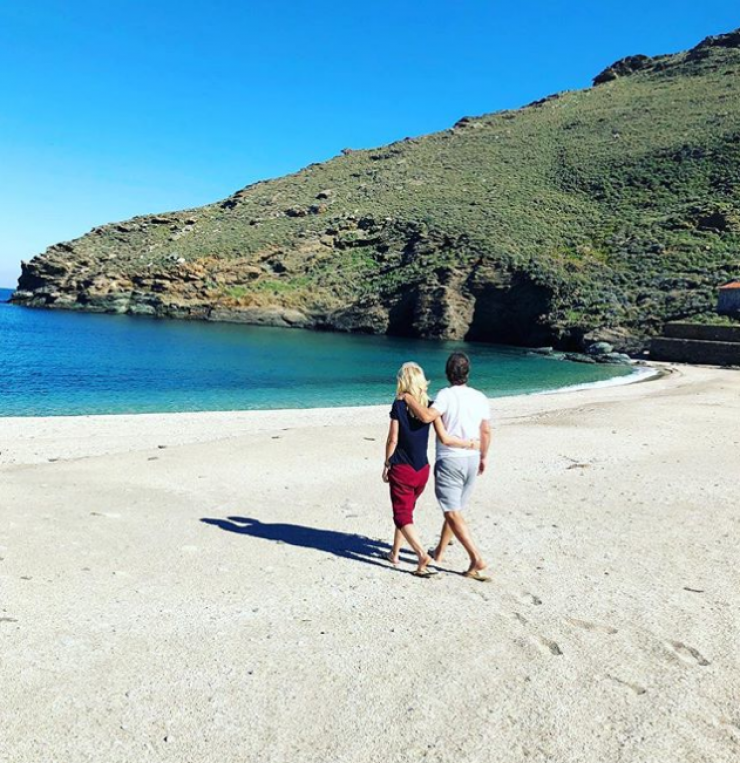 Το εντυπωσιακό σπίτι της Ελένης Μενεγάκη και του Μάκη Παντζόπουλου στην Άνδρο! [εικόνες]