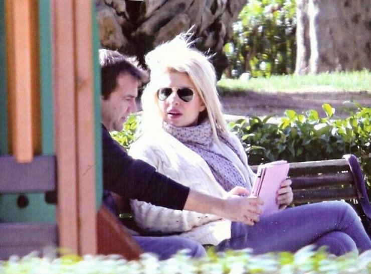 Ρομαντικός περίπατος για Μενεγάκη-Παντζόπουλο