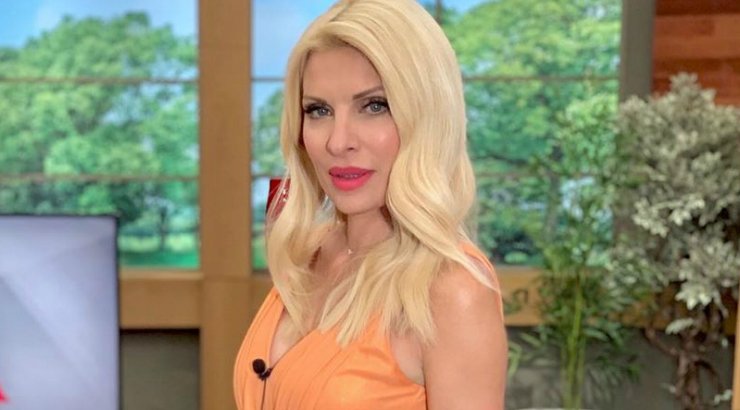 Βρήκαμε το υπέροχο μάξι φόρεμα που φόρεσε η Ελένη Μενεγάκη στην τελευταία της εκπομπή