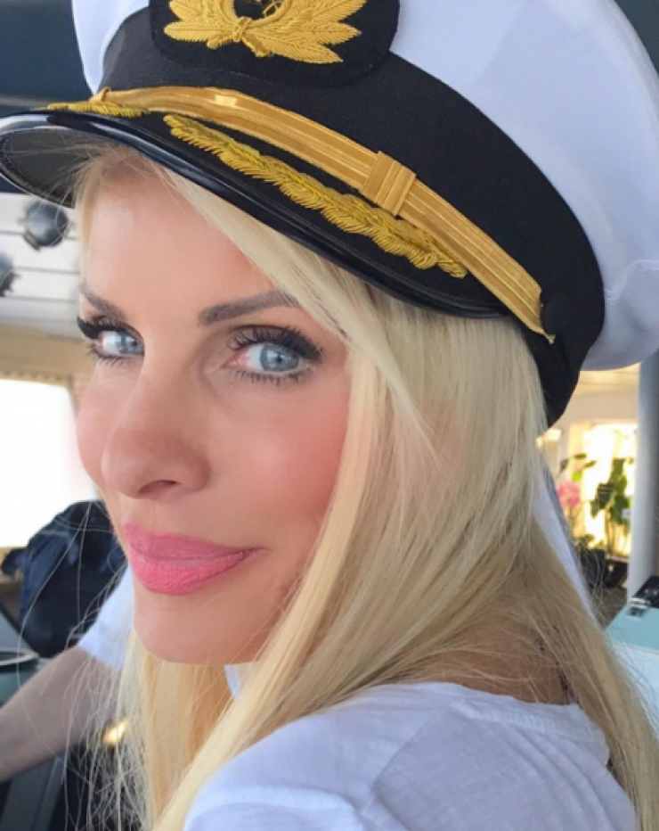 Η Ελένη Μενεγάκη ταξιδεύει για Άνδρο και "ρίχνει" για ακόμη μία φορά το instagram!