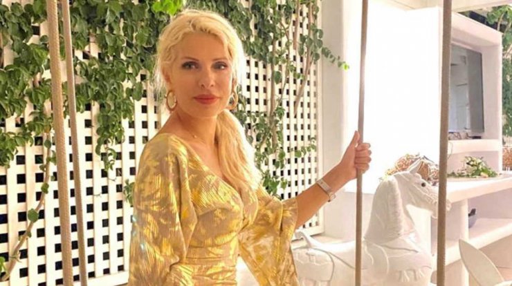 Ελένη Μενεγάκη: Αυτή την αλλαγή έκανε στην εμφάνισή της εν μέσω των διακοπών της!