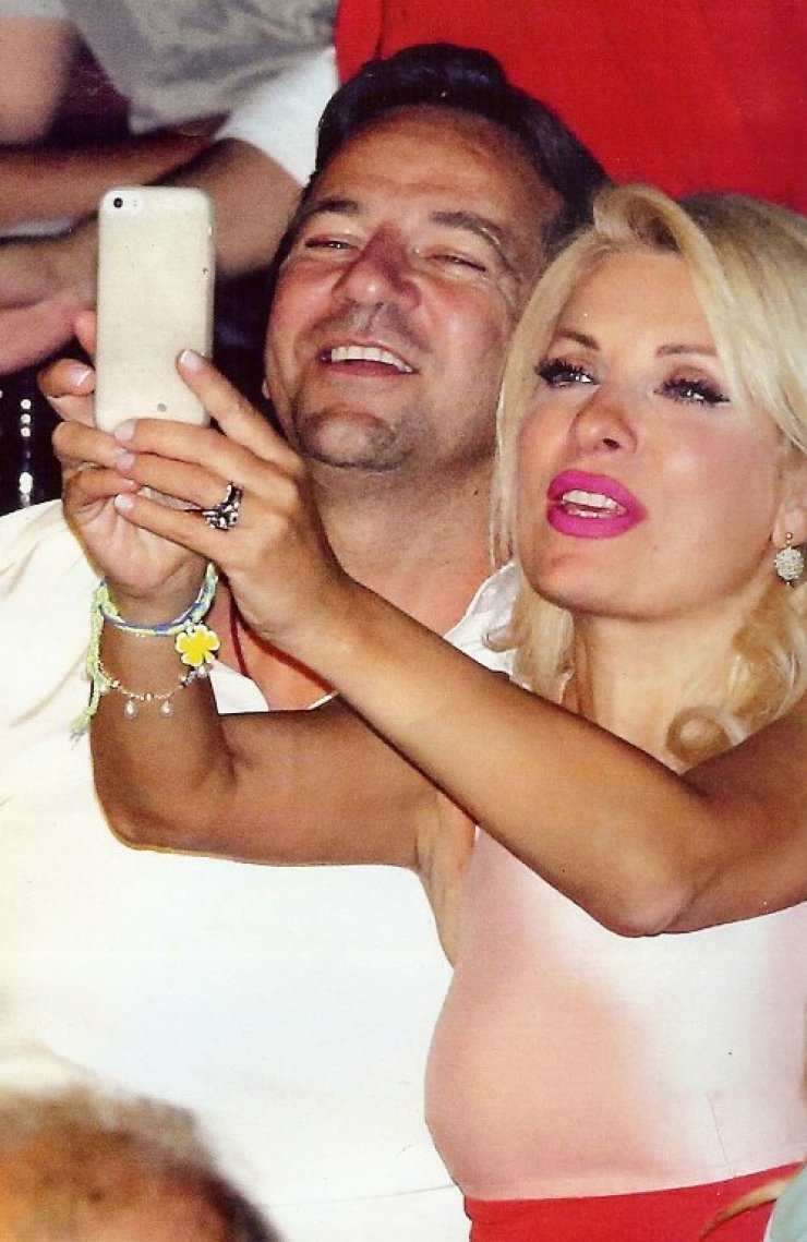 Ελένη Μενεγάκη -Μάκης Παντζόπουλος: Γιόρτασαν τρία χρόνια μαζί στον Αντώνη Ρέμο