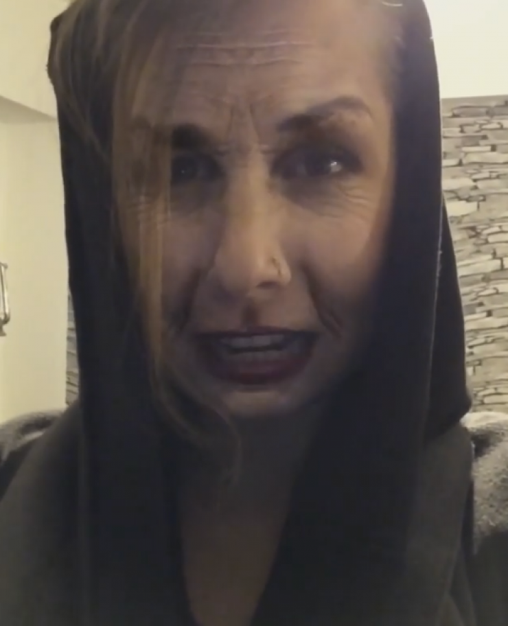 Δεν θα πιστεύετε ποια ηθοποιός σε κυπριακή σειρά είναι η γυναίκα στη φωτογραφία!