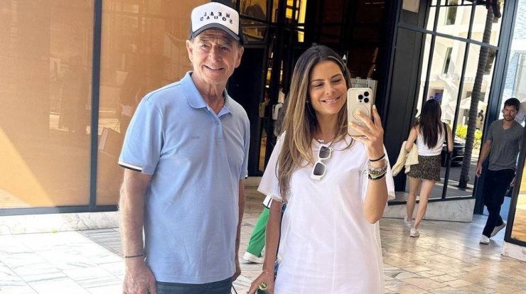 Μαρία Menounos: Η τρυφερή εικόνα του πατέρα της ως "cool παππούς" και την κόρη της