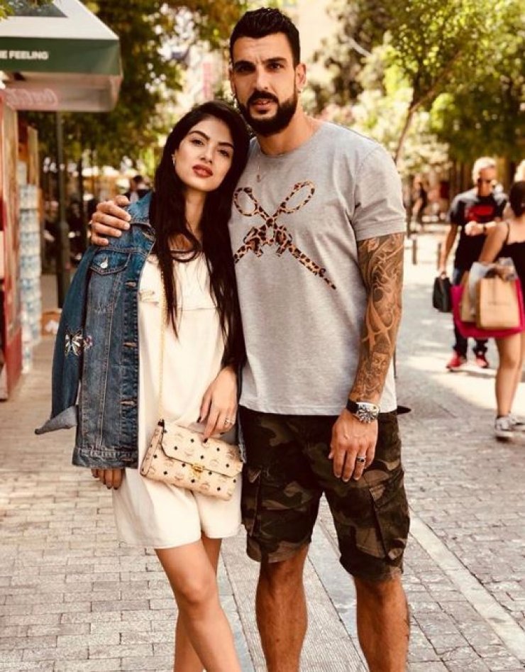 Γιώργος Μερκής - Άντρεα Κυριάκου: Έτσι γιόρτασαν τα γενέθλια του ποδοσφαιριστή [εικόνες & βίντεο]