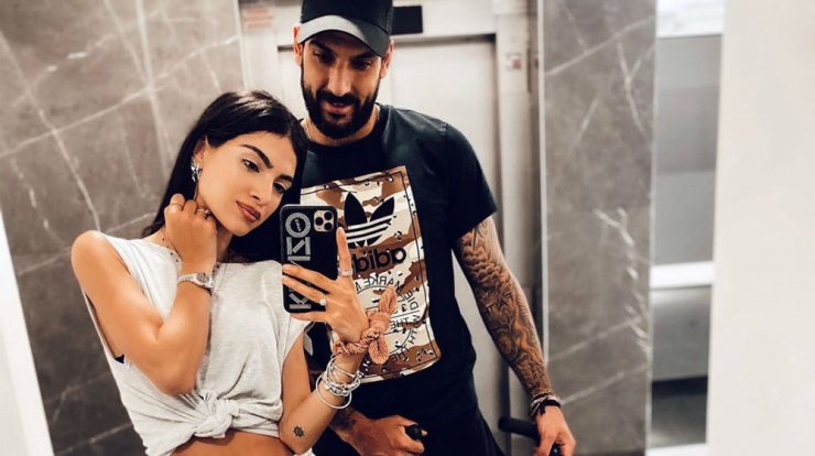 Γιώργος Μερκής – Άντρεα Κυριάκου: Με matchy – matchy μαγιό στην παραλία! [εικόνες]