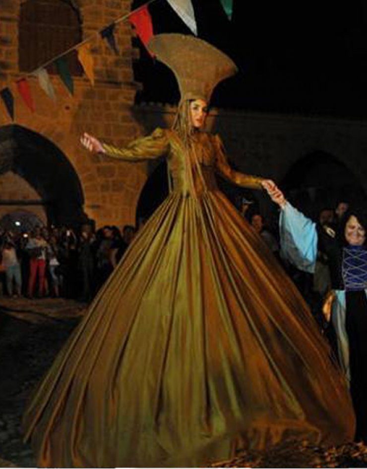 Η Αγία Νάπα θα γεμίσει ιππότες και πριγκίπισσες