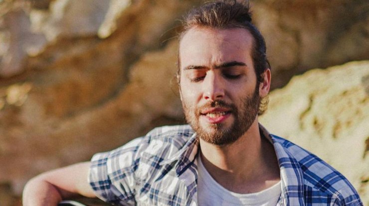 Το νέο άκρως καλοκαιρινό single από τον Δημήτρη Μεσημέρη!