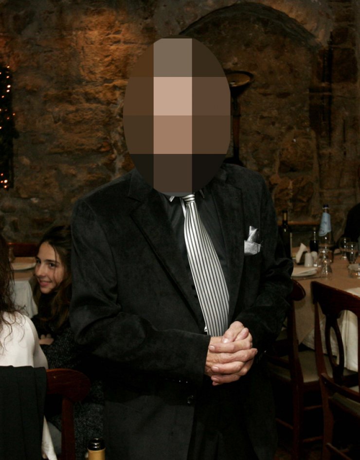 Πασίγνωστος Έλληνας στα... 80 του βάζει ξανά "στεφάνι"