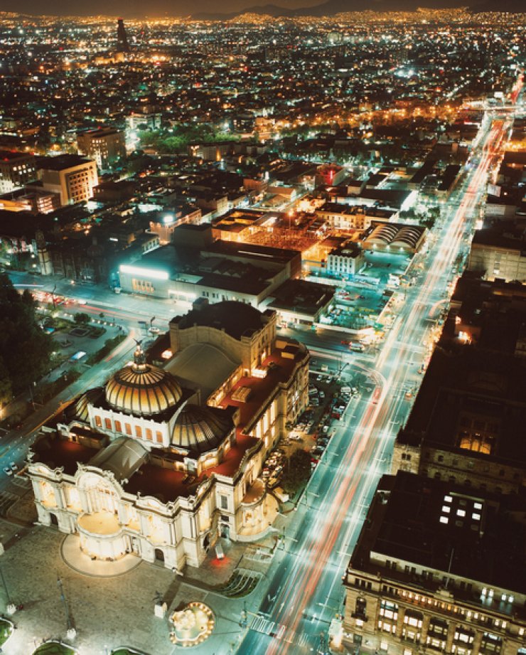 Mexico City by night 