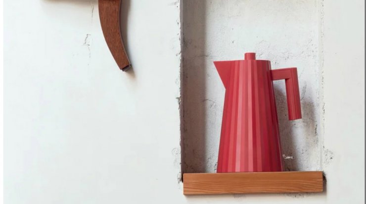 Μια πλισέ τσαγιέρα για λογαριασμό της Alessi