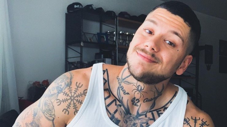 Mike: "Είναι τέλειο να είσαι υιοθετημένος. Είναι ευλογία και τύχη γιατί...." [βίντεο]