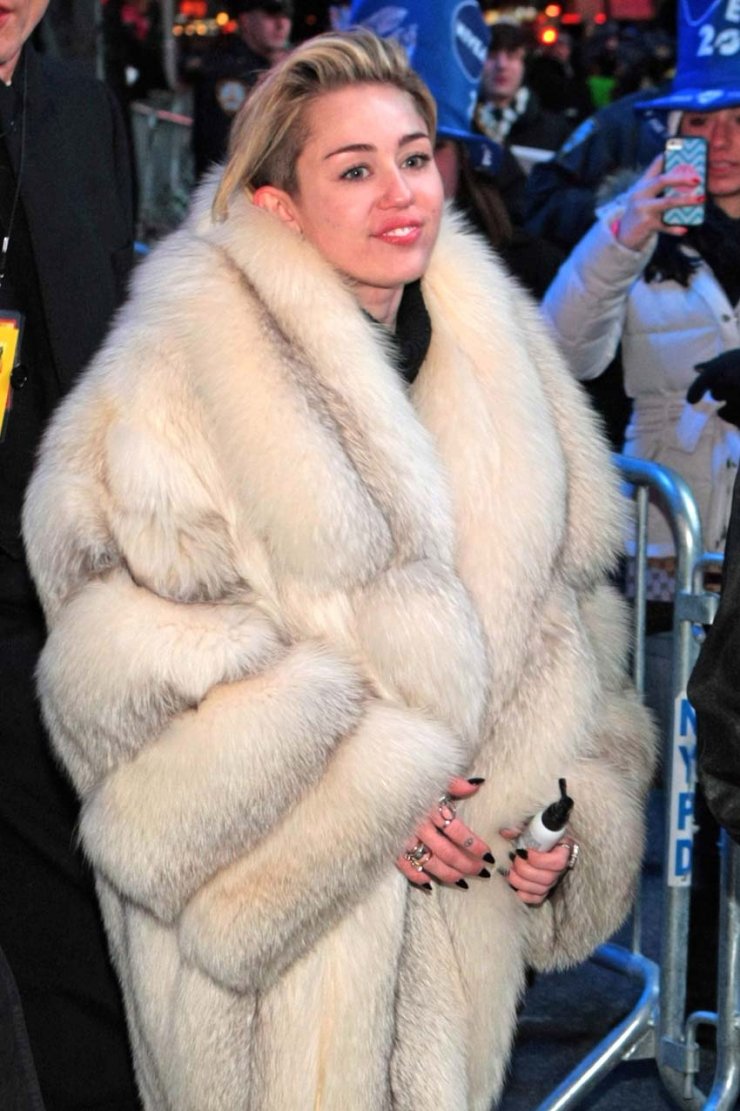 Η Miley Cyrus στην Times Square για το 2014