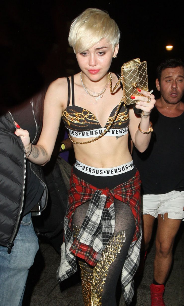 Τα νυχτοπερπατήματα της Miley Cyrus [εικόνες]